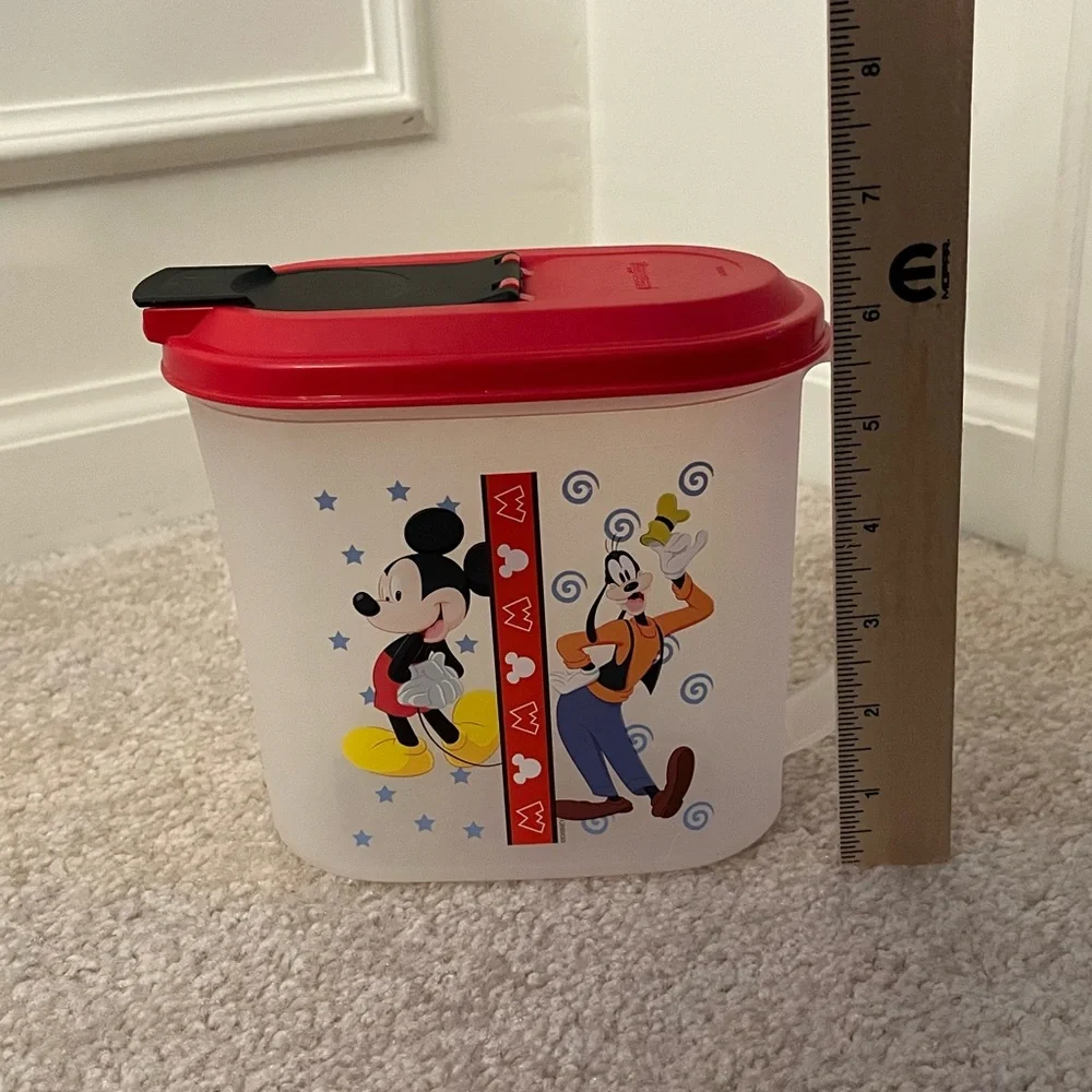 Vintage Tupperware Disney 1 quart slimline pitcher - Picture 6 of 9